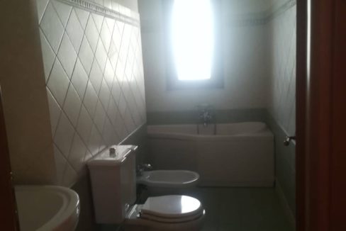 cc1805f6-2e0a-4dec-b3b1-40e02fe29e51