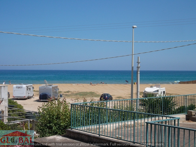 Villetta a pochi metri dal mare Rif: A159